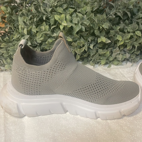 Bootie style tennis shoes - Picture 4 of 8